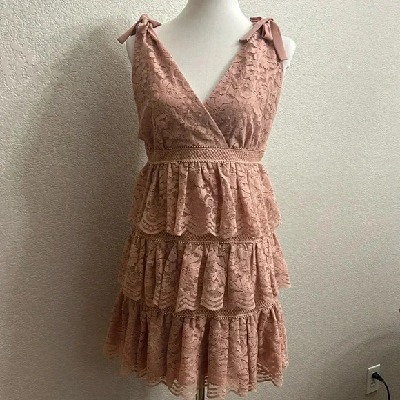 Bardot Tierred Lace Dress - Picture 2 of 8